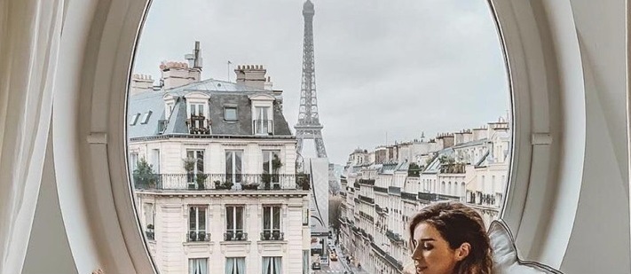 Khách sạn có ô cửa sang chảnh, nhìn thẳng tháp Eiffel