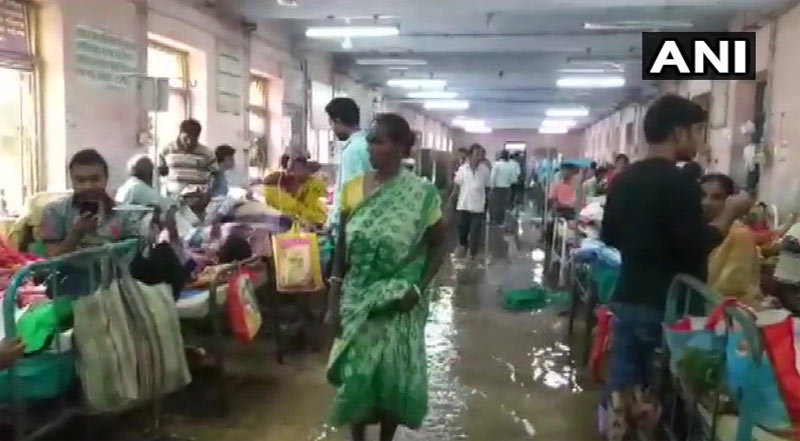 Hình ảnh mưa lụt kỷ lục ở Ấn Độ, hàng trăm người chết