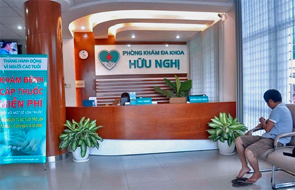 Phạt hơn 140 triệu, tước giấy phép phòng khám có bác sĩ Trung Quốc