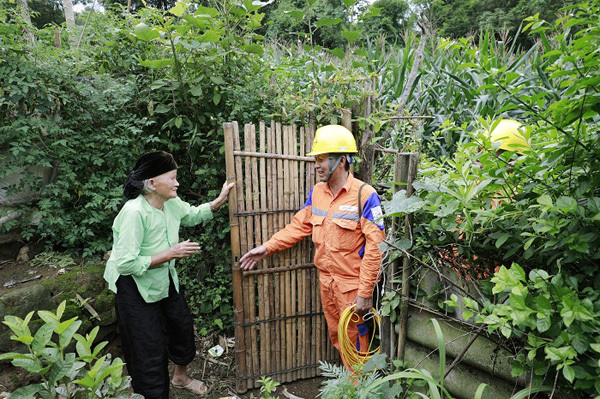 EVNNPC - 50 năm nỗ lực vì sự hài lòng của khách hàng