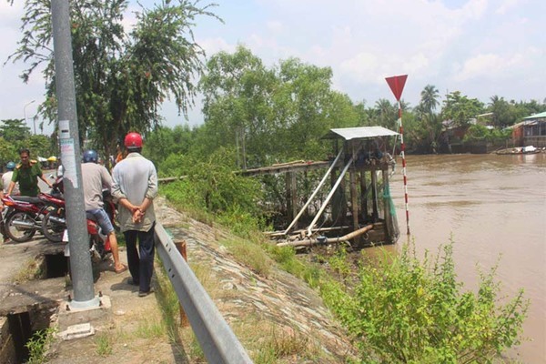 2 công nhân Bến Tre sửa máy bơm bị điện giật thiệt mạng