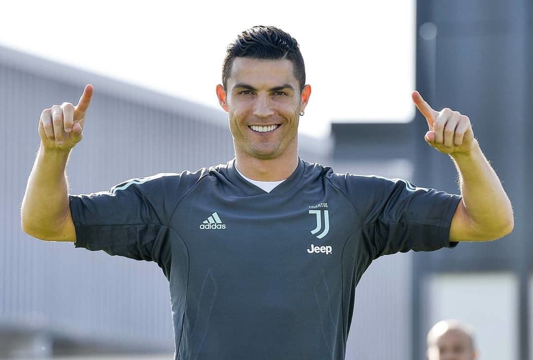 Ronaldo bất ngờ loan báo ý định giải nghệ