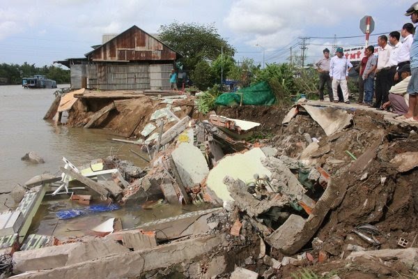 Anti-landslide projects in Mekong Delta called costly and ineffective