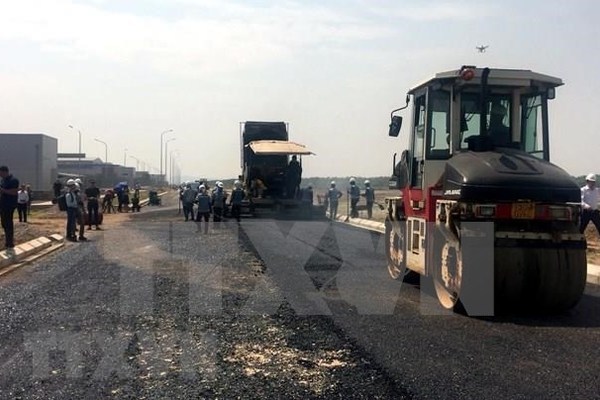Vietnam’s first recycled plastic-made road being built in Hai Phong