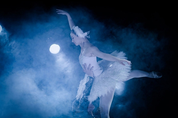 Swan Lake a challenge for ballerina Hue