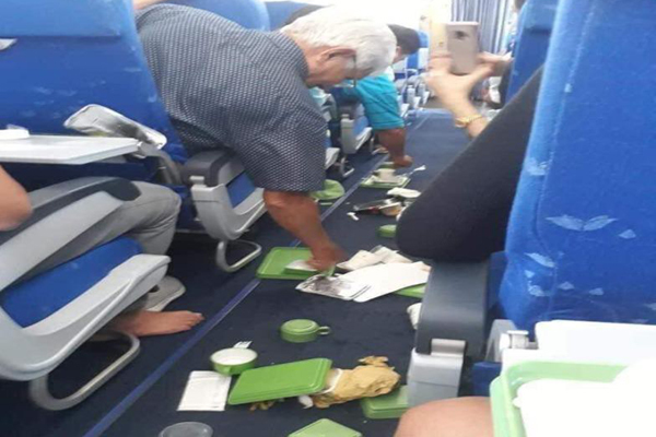 Nghe VietNamNet: Máy bay gặp nhiễu động, Bamboo Airways xin lỗi hành khách