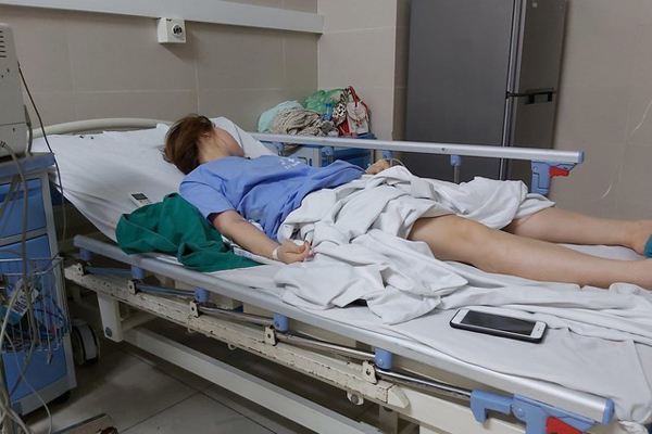 Cô gái Hà Nội vào viện cấp cứu sau hút mỡ bụng nâng vòng 1
