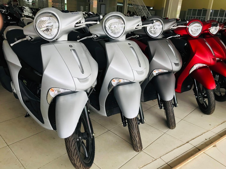 Giá Honda SH đắt khách tăng mạnh, Yamaha ế ẩm hạ giá chênh