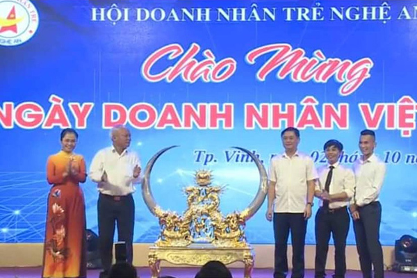 Thực hư Hội doanh nhân trẻ Nghệ An đấu giá sừng động vật hoang dã