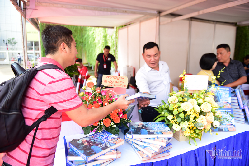 Triển lãm ảnh 'Không ảnh Đảo và bờ biển Việt Nam' của Giản Thanh Sơn