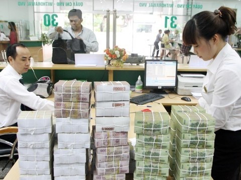 Vietnam's banks get more support to cut interest rates