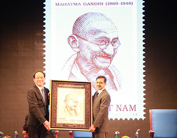 Phát hành bộ tem Mahatma Gandhi