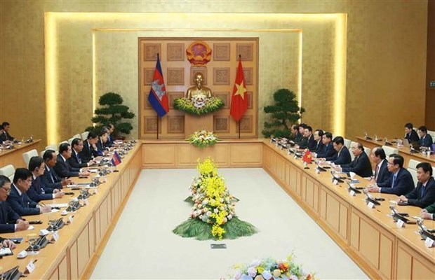 Vietnamese leaders hold talks with Cambodian PM Hun Sen