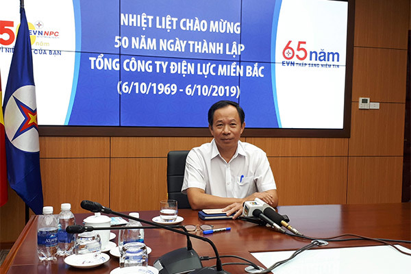 Chủ tịch Điện lực Miền Bắc định nghĩa hạnh phúc nửa thế kỷ phục vụ nhân dân