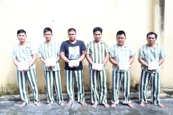 Nhóm đòi nợ thuê đập phá quán nhậu, đánh người ở Bình Dương