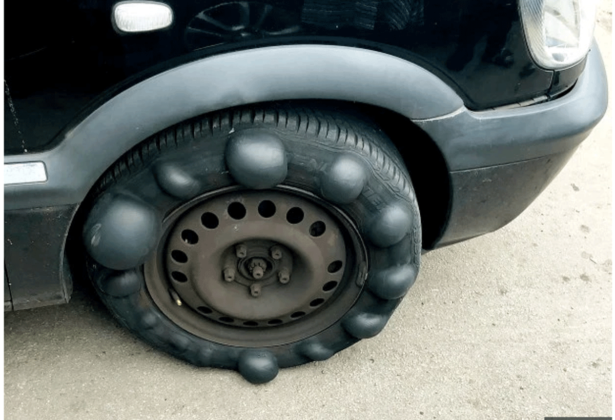 Chiếc lốp xe bị phồng rộp kỳ quái