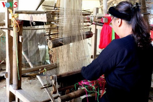 Weaving – traditional craft of Tay ethnic minority