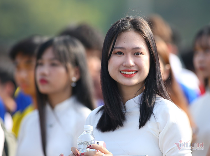 Ngắm nữ sinh trung học Hà Nội khoe sắc trong nắng thu