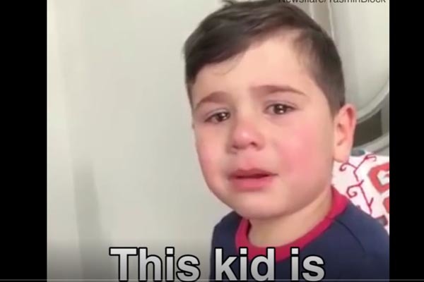 Cậu bé bật khóc nức nở khi phát hiện trời vẫn lạnh vào mùa xuân