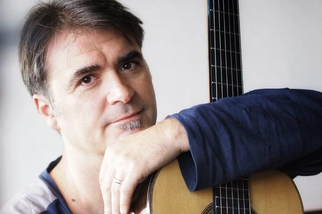 Spanish guitarist Rafael Serrallet to perform in Hanoi