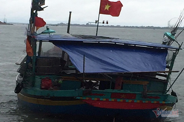 Một ngư dân Hà Tĩnh rơi xuống biển mất tích