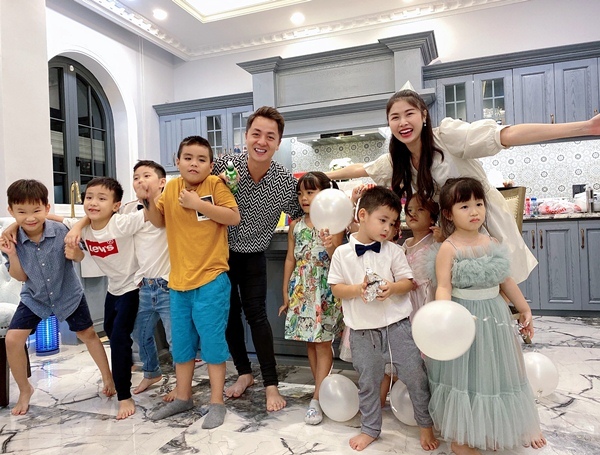 Đăng Khôi, Thủy Anh tổ chức sinh nhật cho con trai trong biệt thự mới