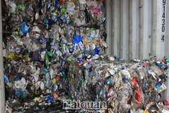 Vietnam tackles waste container problem