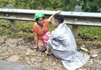 Chồng trẻ ở Nghệ An đỡ đẻ cho vợ ngay bên đường