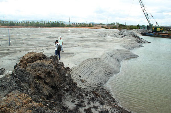 Binh Dinh refuses to dump waste mud into local sea