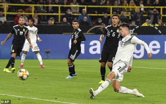 Vắng Messi, Argentina thoát thua ngoạn mục trước Đức