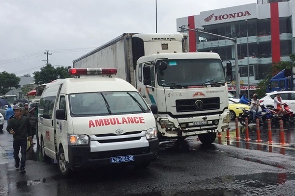 1 phụ nữ bị cuốn vào gầm xe tải, tử vong ở Đà Nẵng