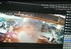 Xe máy bất ngờ bốc cháy dữ dội dưới hầm chung cư ở Hà Nội