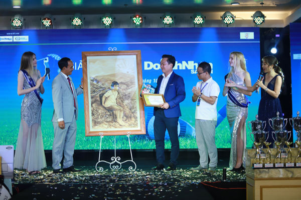 Gần 300 doanh nhân tranh tài ở Giải Golf CLB Doanh nhân Sài Gòn