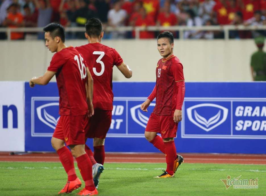 Video Quang Hải volley tung lưới Malaysia