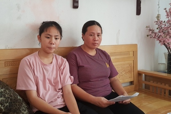 Phụ huynh phản ứng thầy giáo ép dạy thêm, học trò bị đổi lớp học