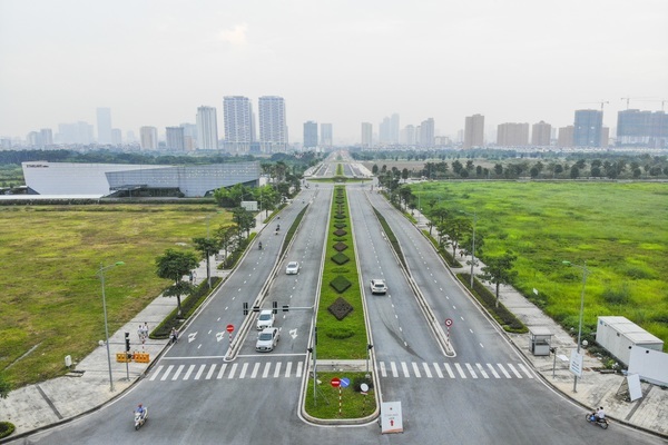 New eight-lane street connects three Hanoi districts