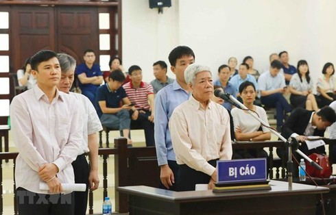 Hanoi court starts hearing appeal in Vinashin case