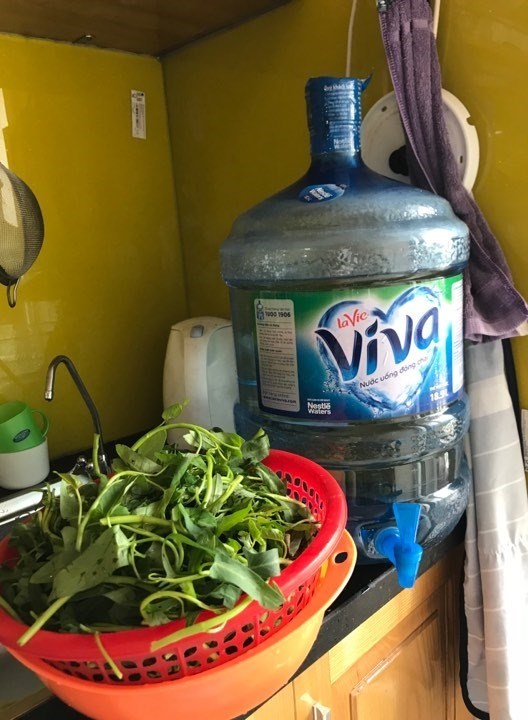 Strange smelling Hanoi tap water worries citizens