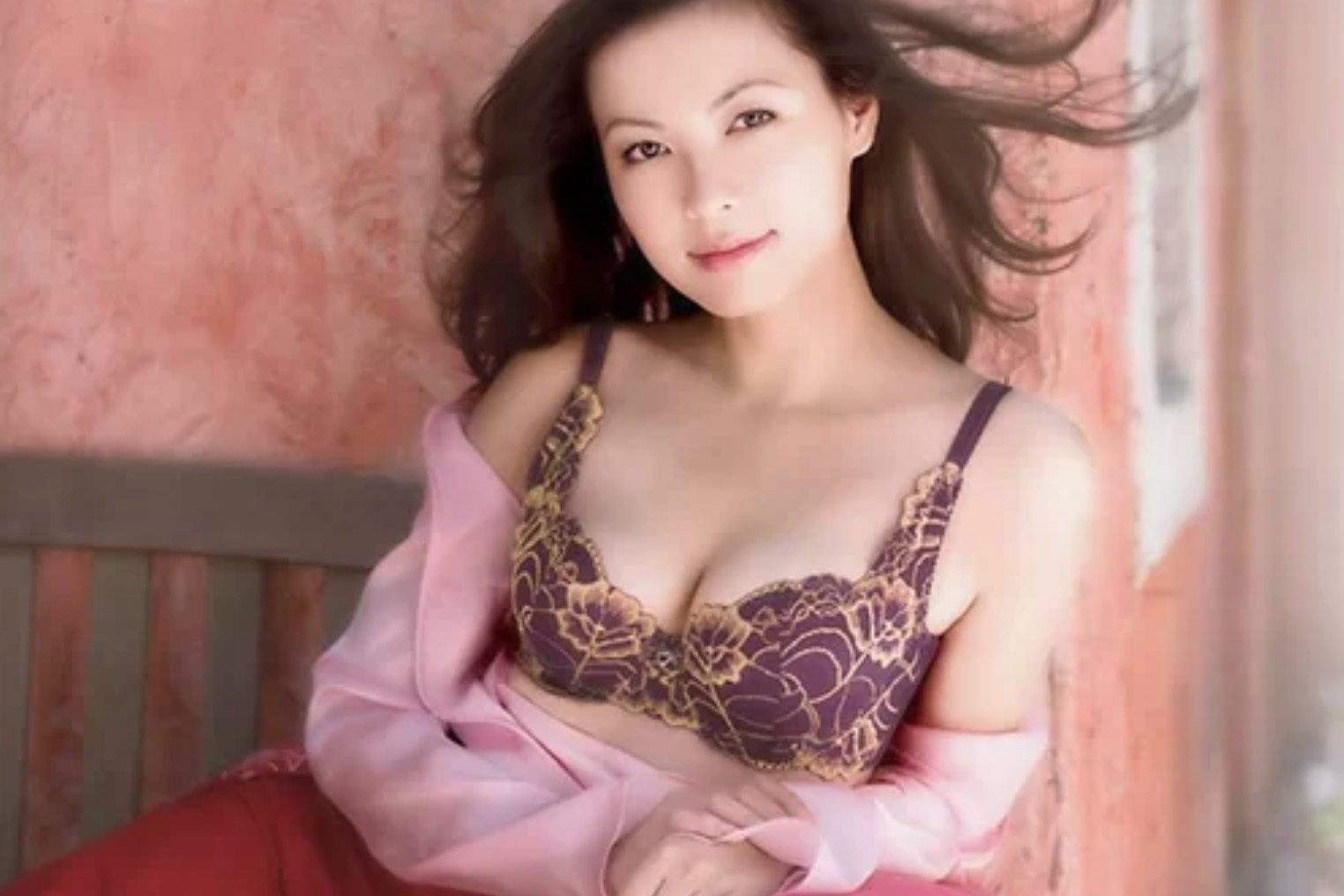 Mỹ nhân 'Ỷ Thiên Đồ Long Ký' bị lừa bán thân