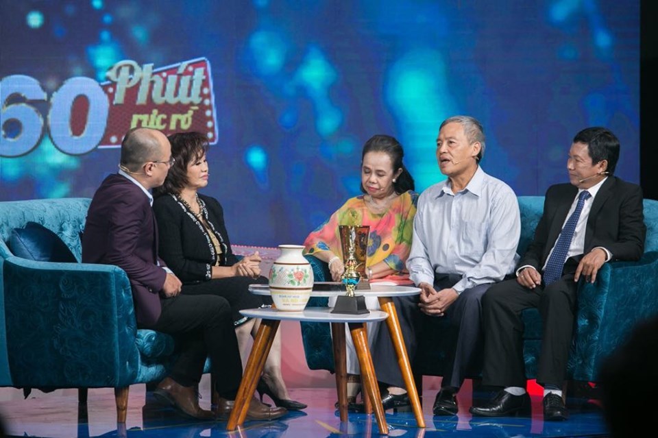 'Nữ hoàng Rock' Việt: 'Chạy 8 show/đêm, tiền nhiều mua vàng xâu lại'