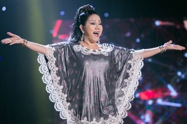 'Nữ hoàng Rock' Việt: 'Chạy 8 show/đêm, tiền nhiều mua vàng xâu lại'