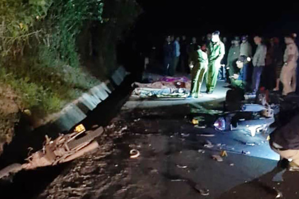 Hai xe máy đối đầu, 4 người ở Quảng Trị tử vong tại chỗ