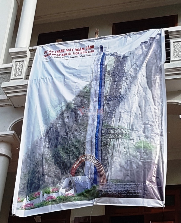 Thang máy 102 tầng ở phố cổ Đồng Văn được xây rồi tạm dừng thế nào?
