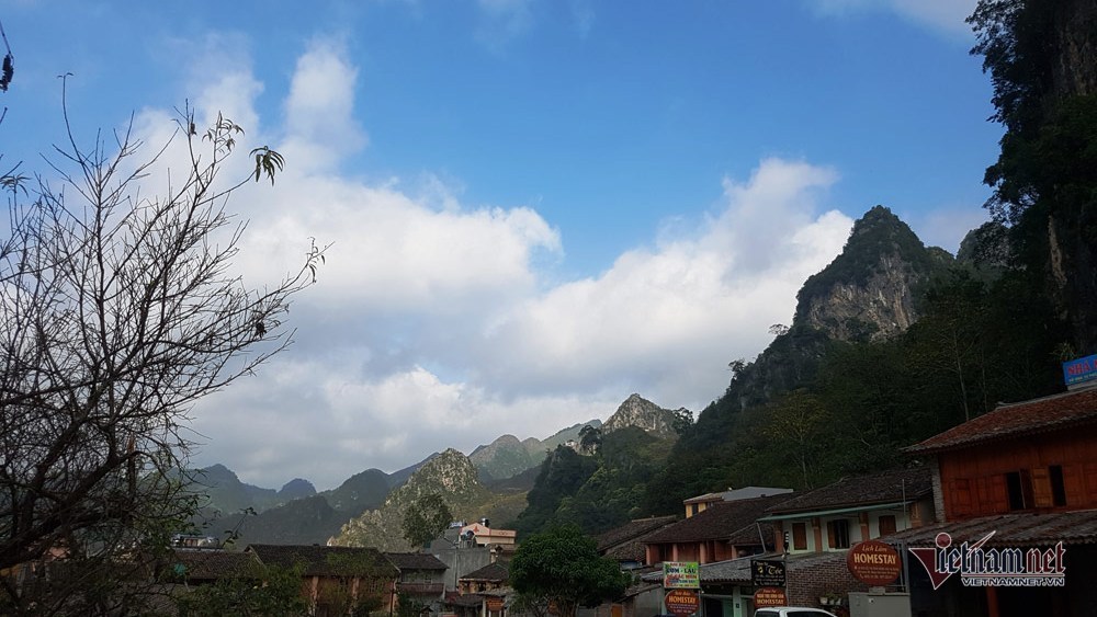 Hà Giang: Thang máy 102 tầng giữa phố cổ Đồng Văn