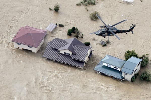 Sau siêu bão tàn phá, lũ lụt ập đến Nhật, ít nhất 33 người chết