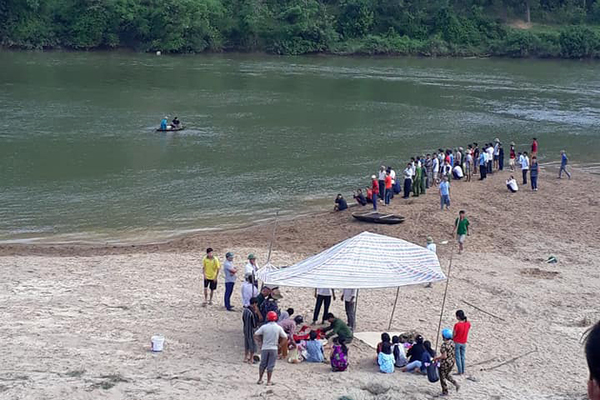 3 học sinh chết đuối: Lớp học vắng đôi bạn thân học giỏi - Ảnh 7.