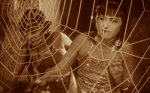 Bất ngờ với Tây Du Ký từ năm 1927: Trang phục hở hang, hoá trang như phim kinh dị