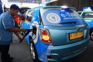 Indonesia đưa đội xe taxi chạy điện đầu tiên vào hoạt động