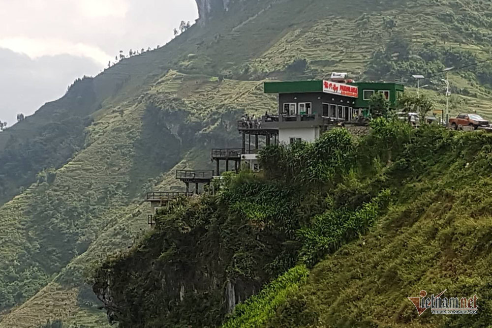 Nghe VietNamNet: Panorama trên đỉnh Mã Pì Lèng bị đình chỉ kinh doanh