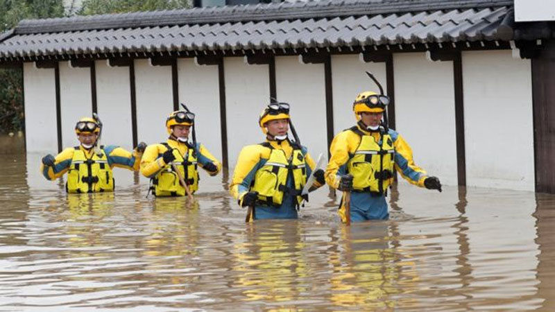 Cảnh tàn phá khủng khiếp siêu bão tím bầm trời gây ra ở Nhật